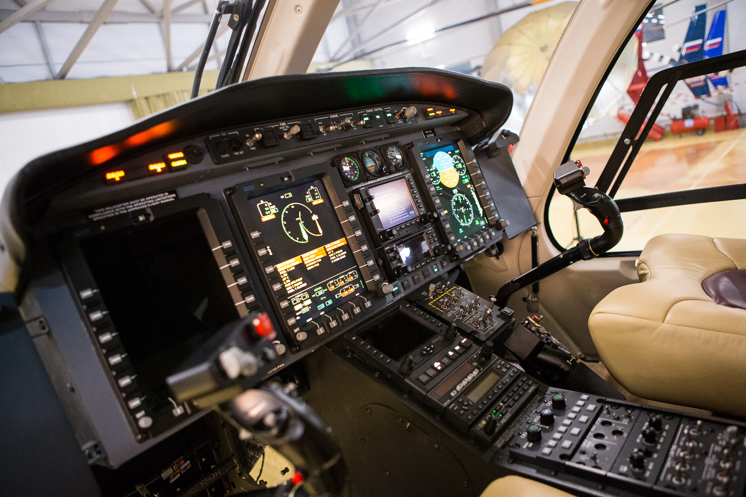 салон вертолета Bell 429